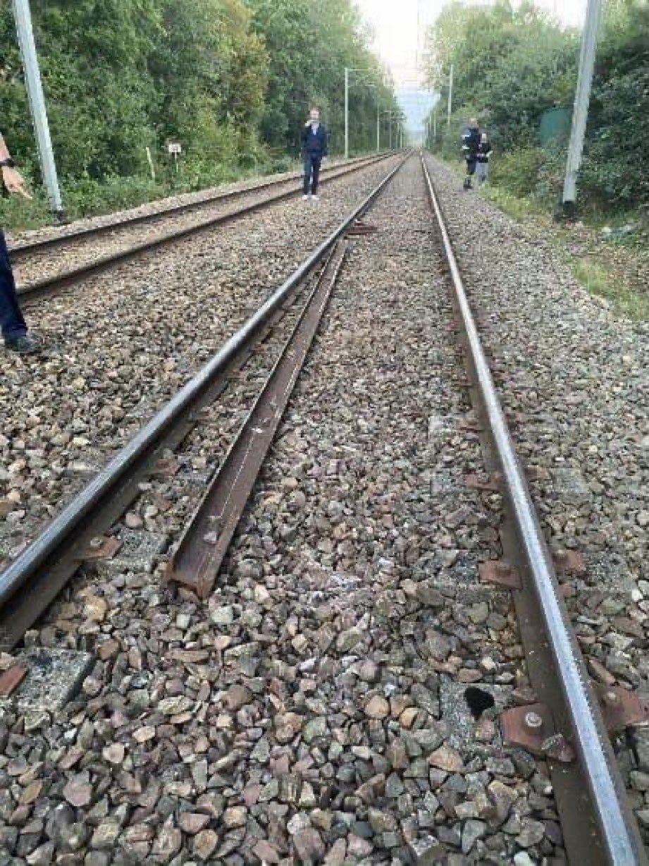 Morceau de rail retrouvé sur la voie à hauteur de Cléon